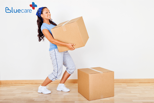Mẹ sau sinh mổ tránh bê vác vật nặng