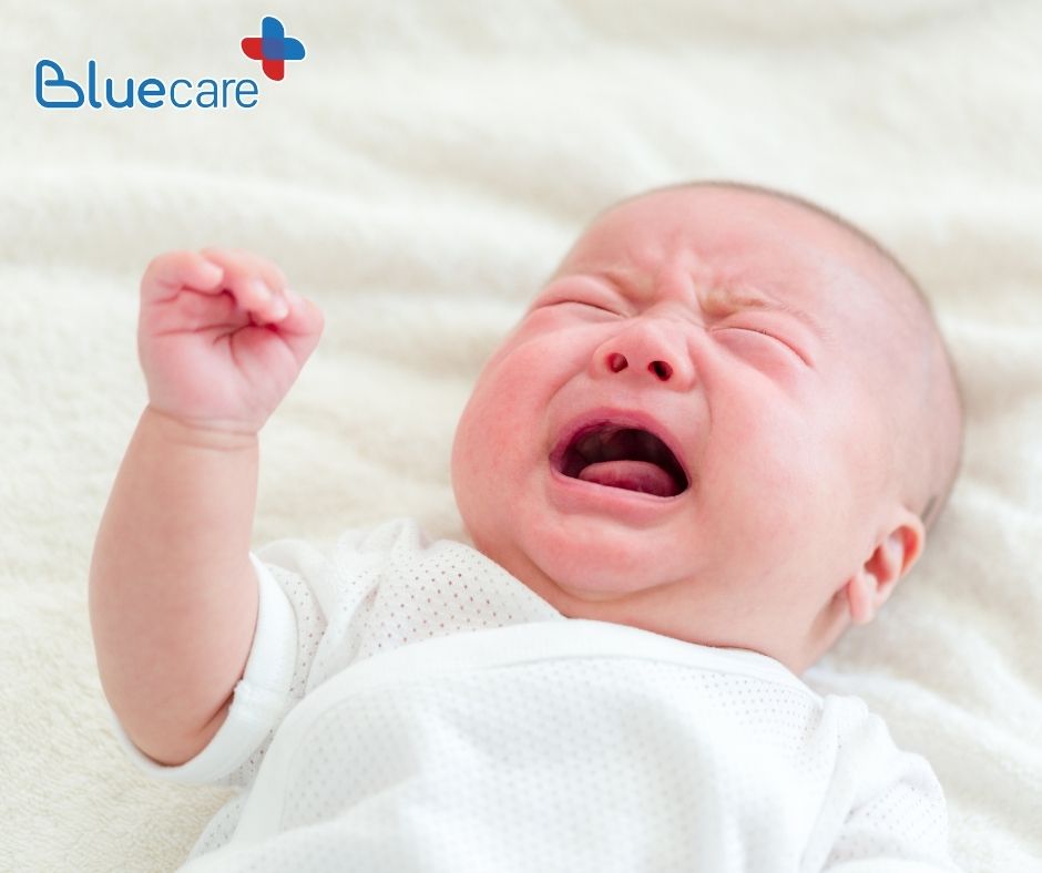 Trẻ bị rôm sảy hay quấy khóc