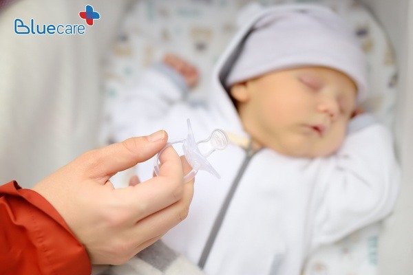 Trẻ bị vàng da, ngủ nhiều